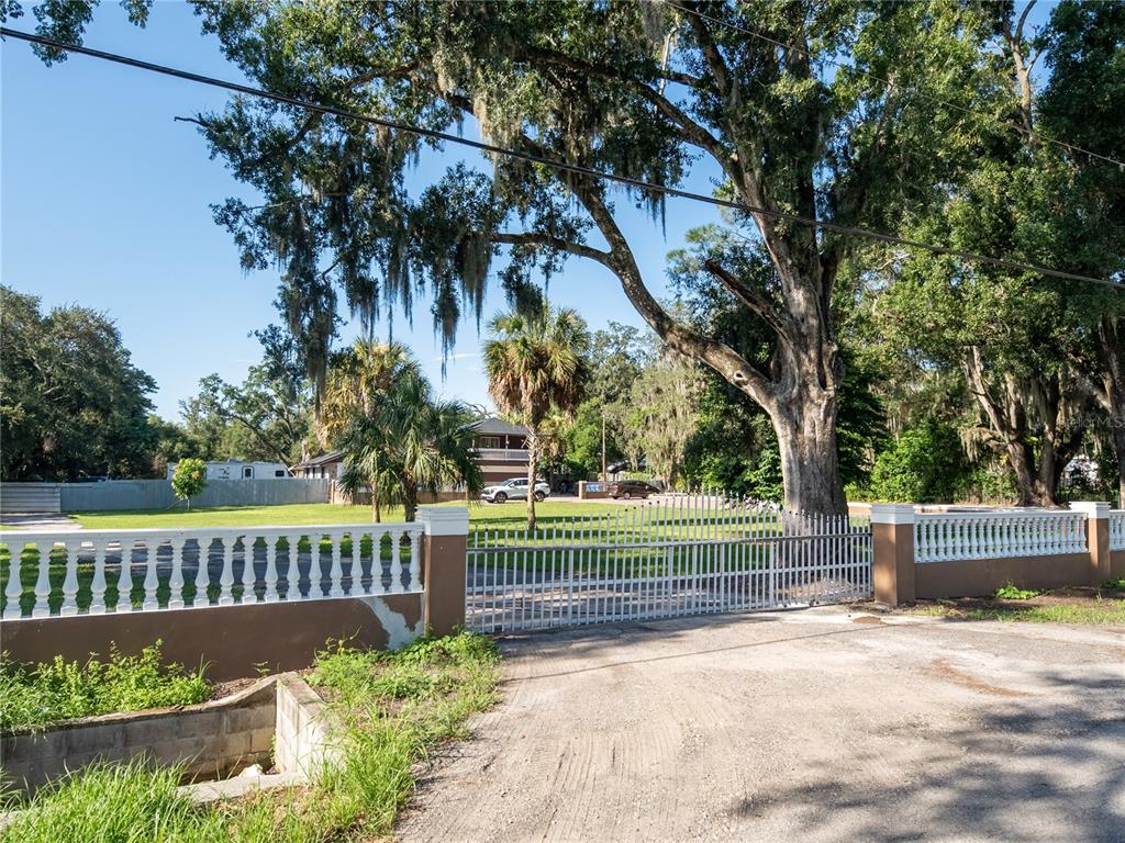 Property for sale at 9613 SIX MILE CREEK ROAD, TAMPA, FL, 33610