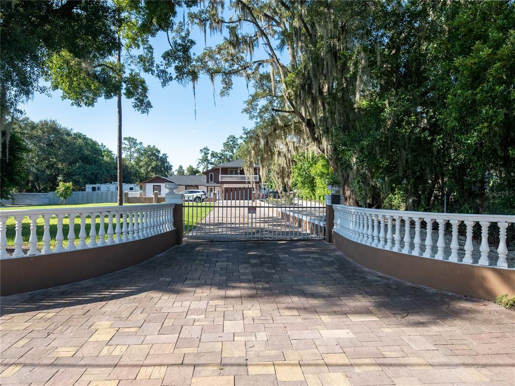 Property for sale at 9613 SIX MILE CREEK ROAD, TAMPA, FL, 33610