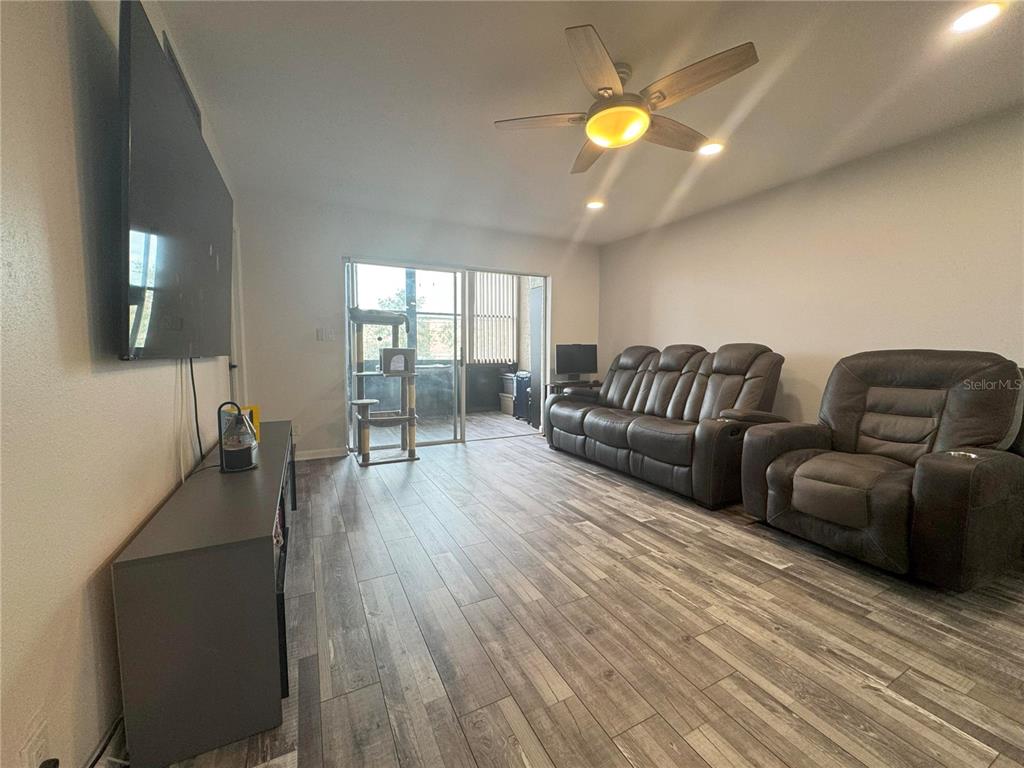 Property for sale at 11485 OAKHURST ROAD UNIT -211, LARGO, FL, 33774