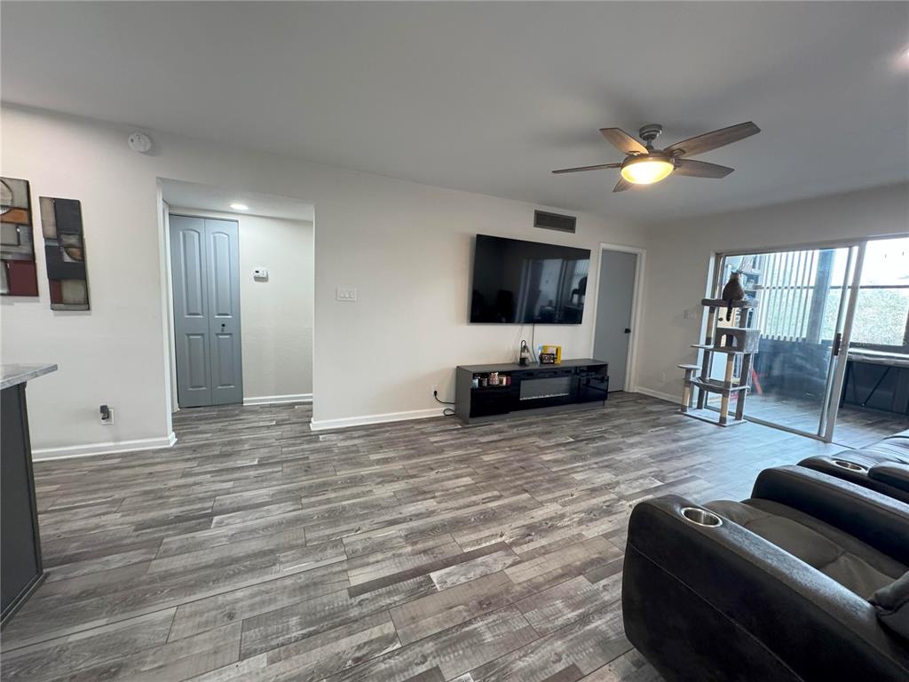 Property for sale at 11485 OAKHURST ROAD UNIT -211, LARGO, FL, 33774