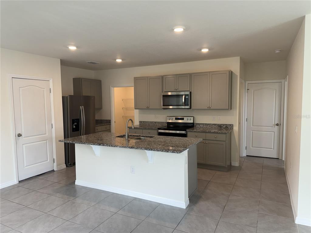 Property for sale at 1071 CASCADE DRIVE, DAVENPORT, FL, 33837