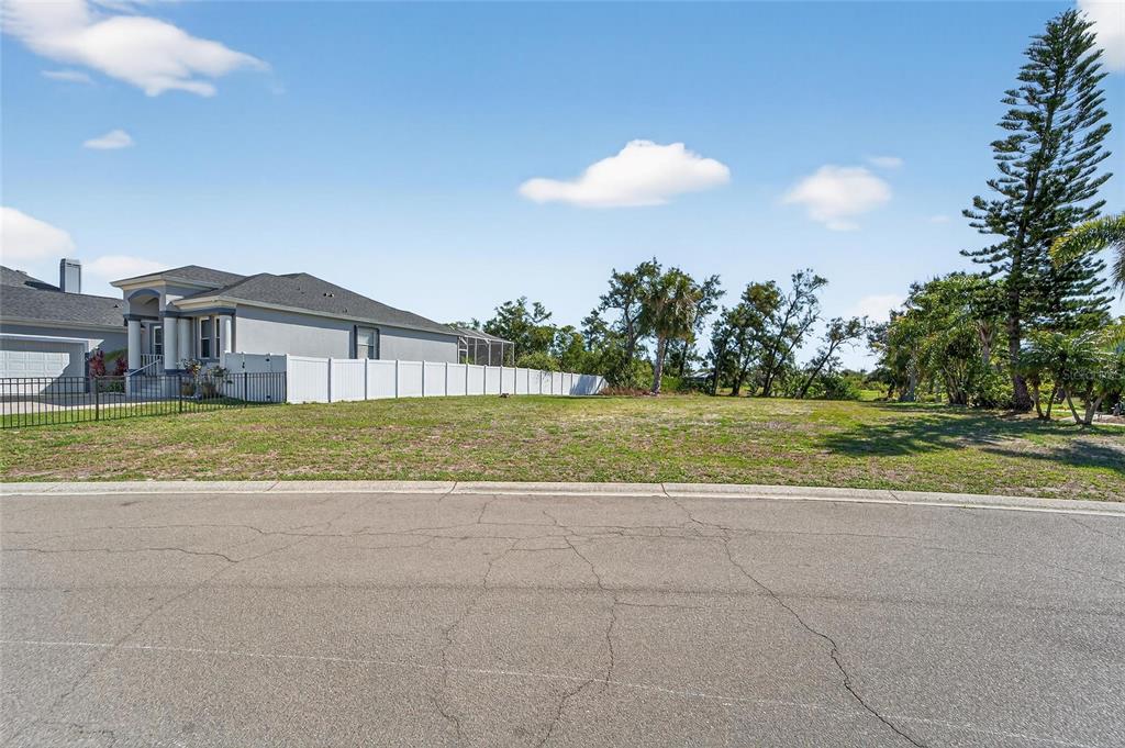 Property for sale at 806 GREENVIEW DRIVE, APOLLO BEACH, FL, 33572