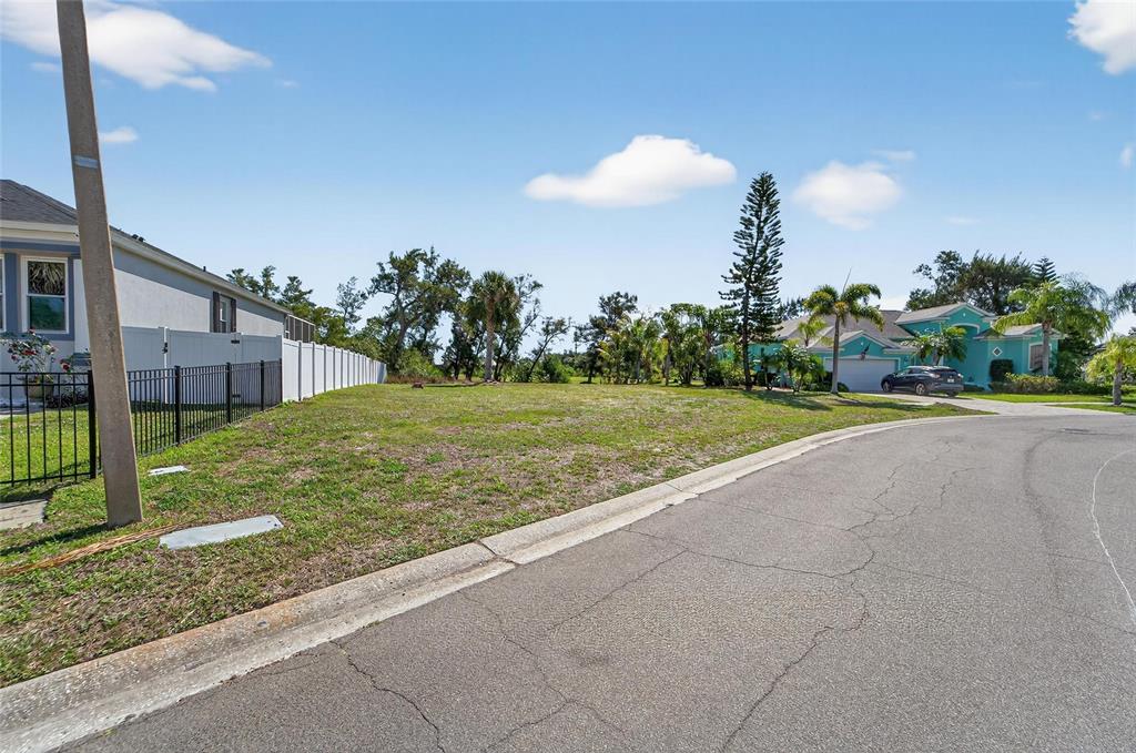 Property for sale at 806 GREENVIEW DRIVE, APOLLO BEACH, FL, 33572