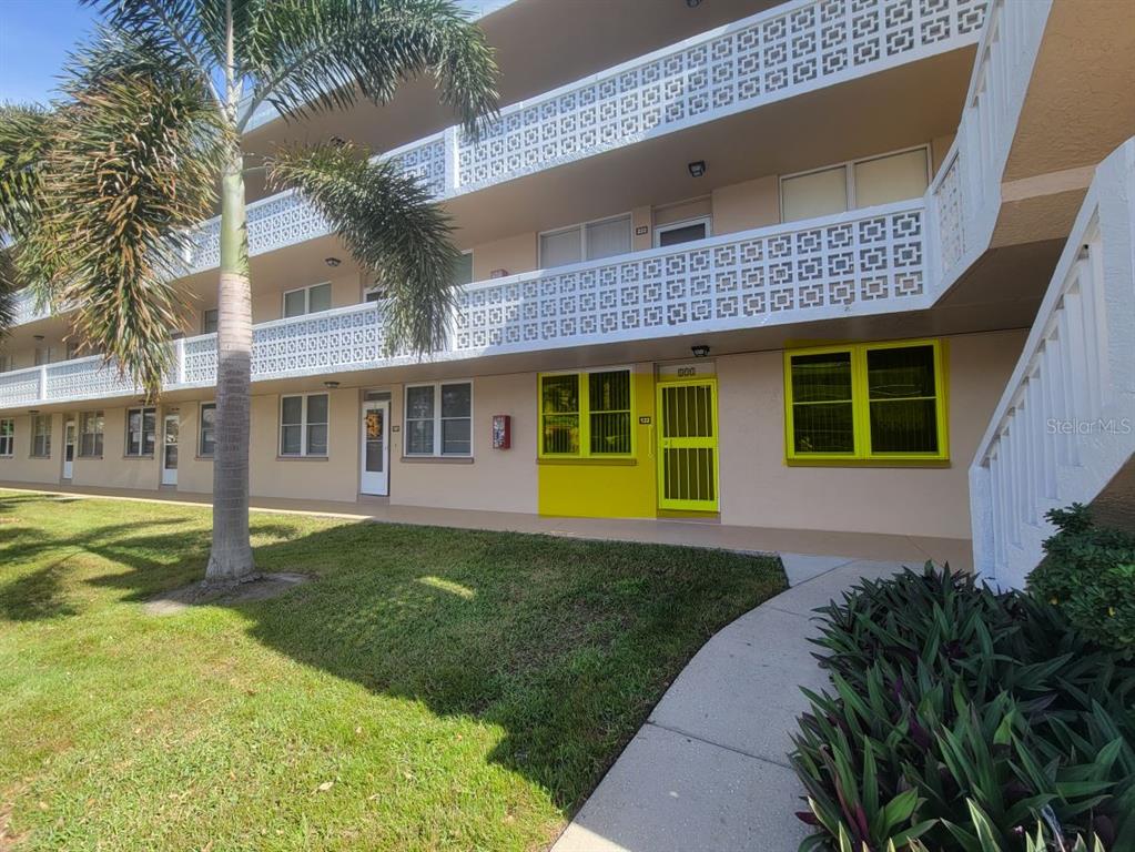 Property for sale at 4915 BAY STREET NE UNIT 122, ST PETERSBURG, FL, 33703