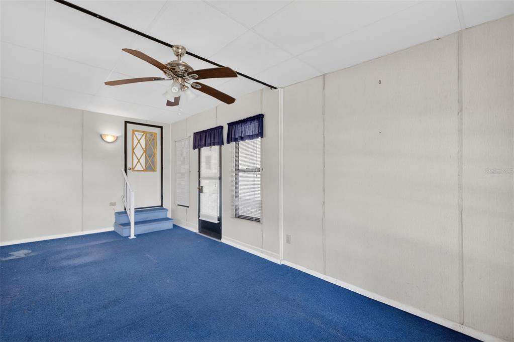 Property for sale at 1625 HILTON HEAD BOULEVARD, LADY LAKE, FL, 32159