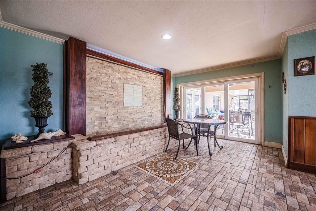 Bonus Room Feature Waterfall Wall and Triple Slider