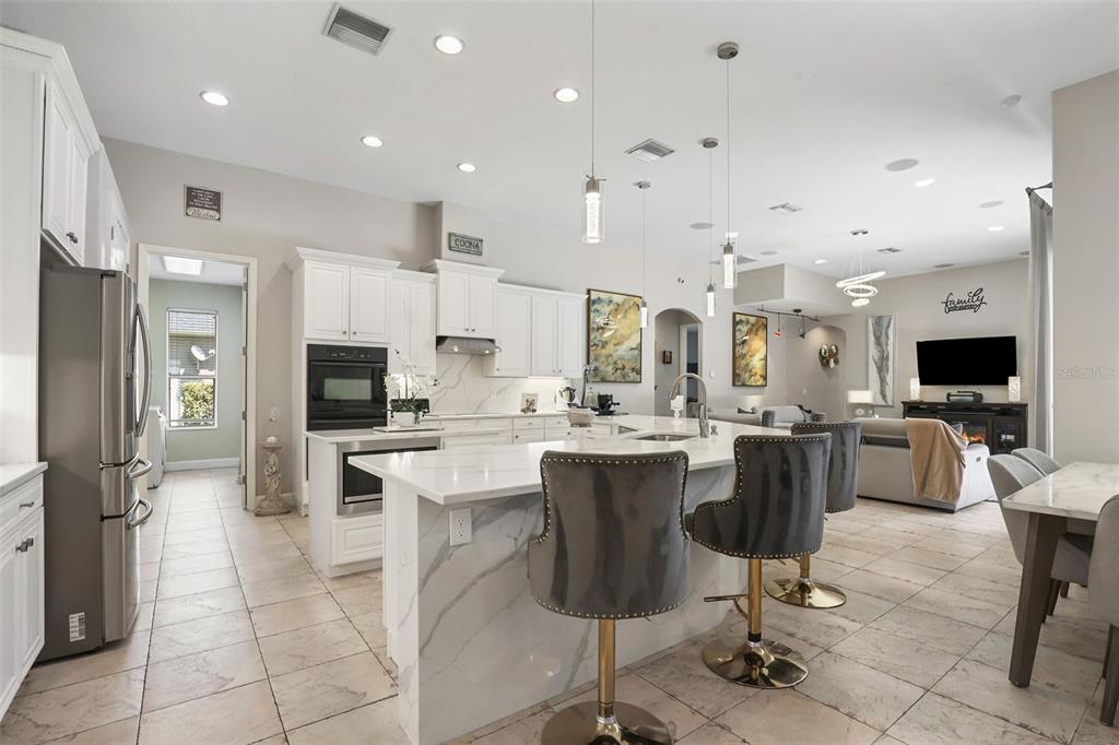 Kitchen-Quartz Counter Tops