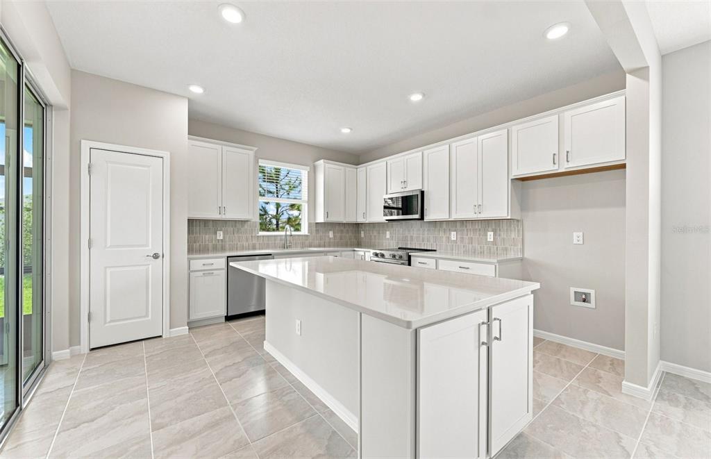 Stylish Kitchen w/KitchenAid Appliances