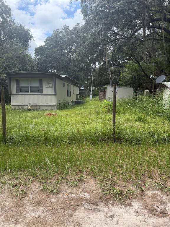 Property for sale at 205 LITTLE STAR ROAD, HAWTHORNE, FL, 32640