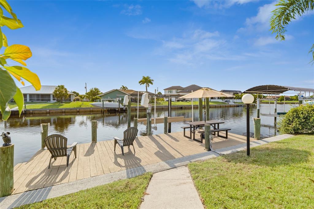 Dock with lift and Gulf access