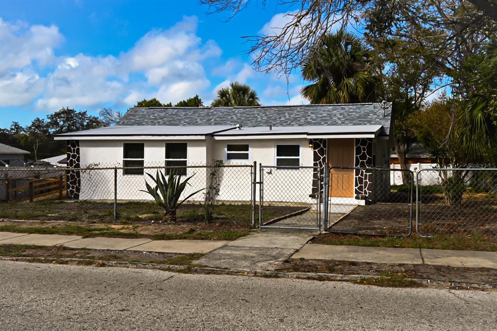 Property for sale at 426 S DISSTON AVENUE, TARPON SPRINGS, FL, 34689