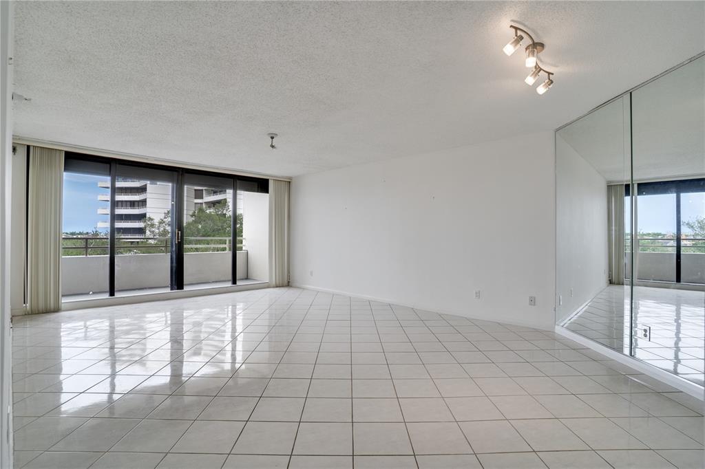 Property for sale at 5940 PELICAN BAY PLAZA S UNIT 504, ST PETERSBURG, FL, 33707