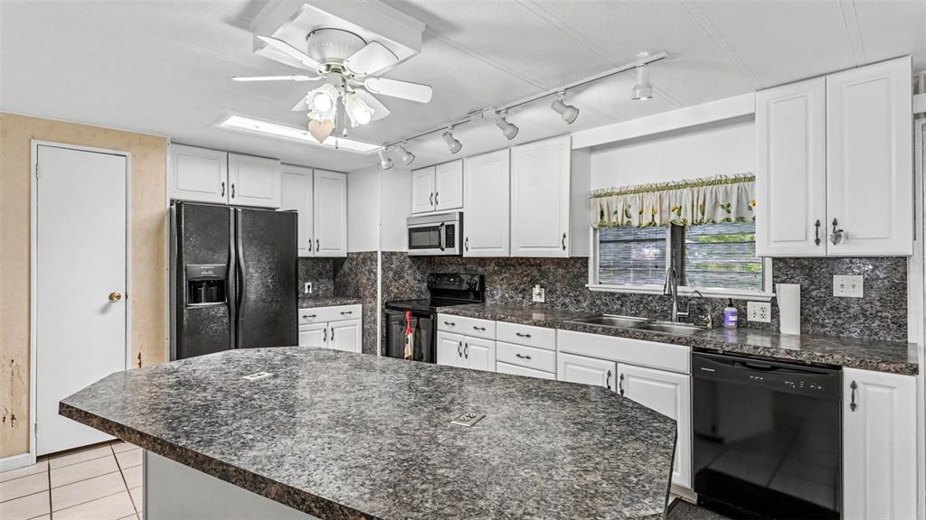 Property for sale at 1610 REYNOLDS ROAD UNIT 128, LAKELAND, FL, 33801