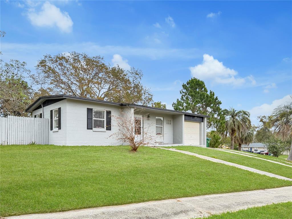 Property for sale at 889 W VILLAGE DRIVE, DELTONA, FL, 32725