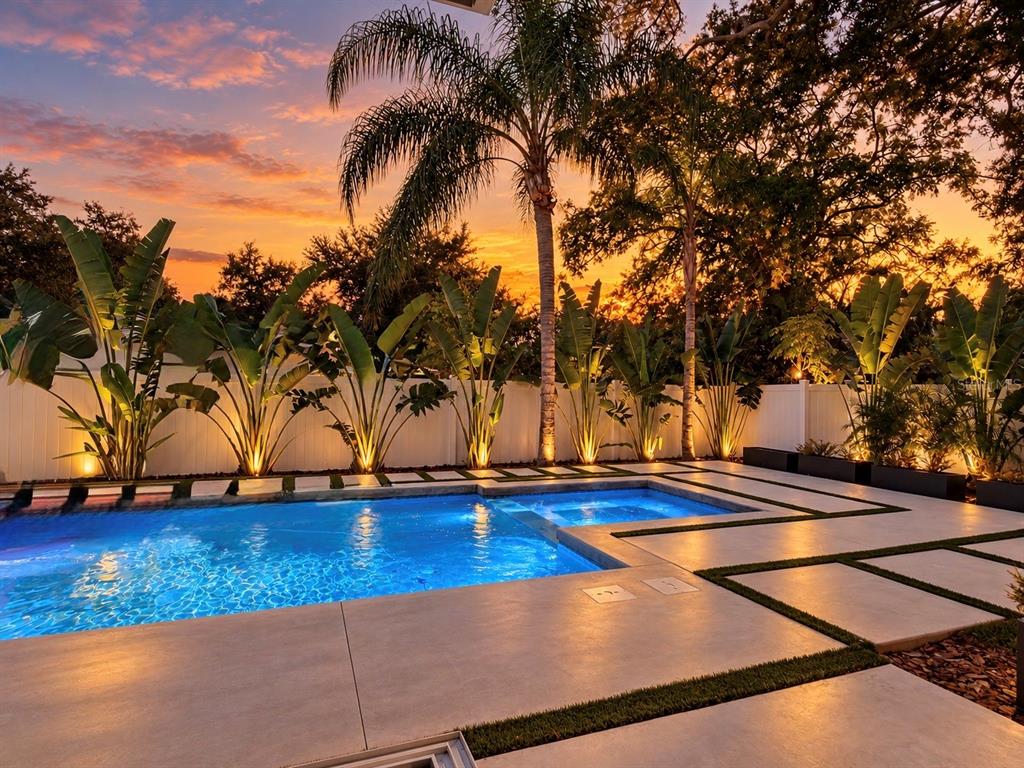 Property for sale at 2010 HYDE PARK CIRCLE, SARASOTA, FL, 34239