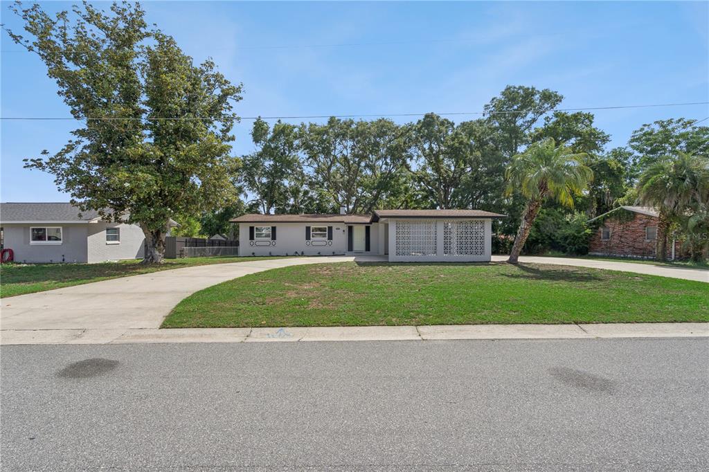 Property for sale at 1310 LEE COURT, LEESBURG, FL, 34748