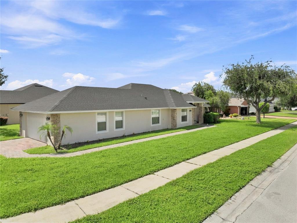 Property for sale at 304 BENTLEY OAKS BOULEVARD, AUBURNDALE, FL, 33823