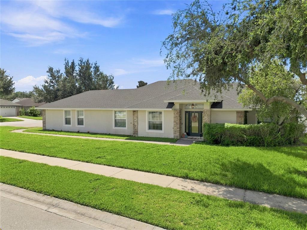Property for sale at 304 BENTLEY OAKS BOULEVARD, AUBURNDALE, FL, 33823