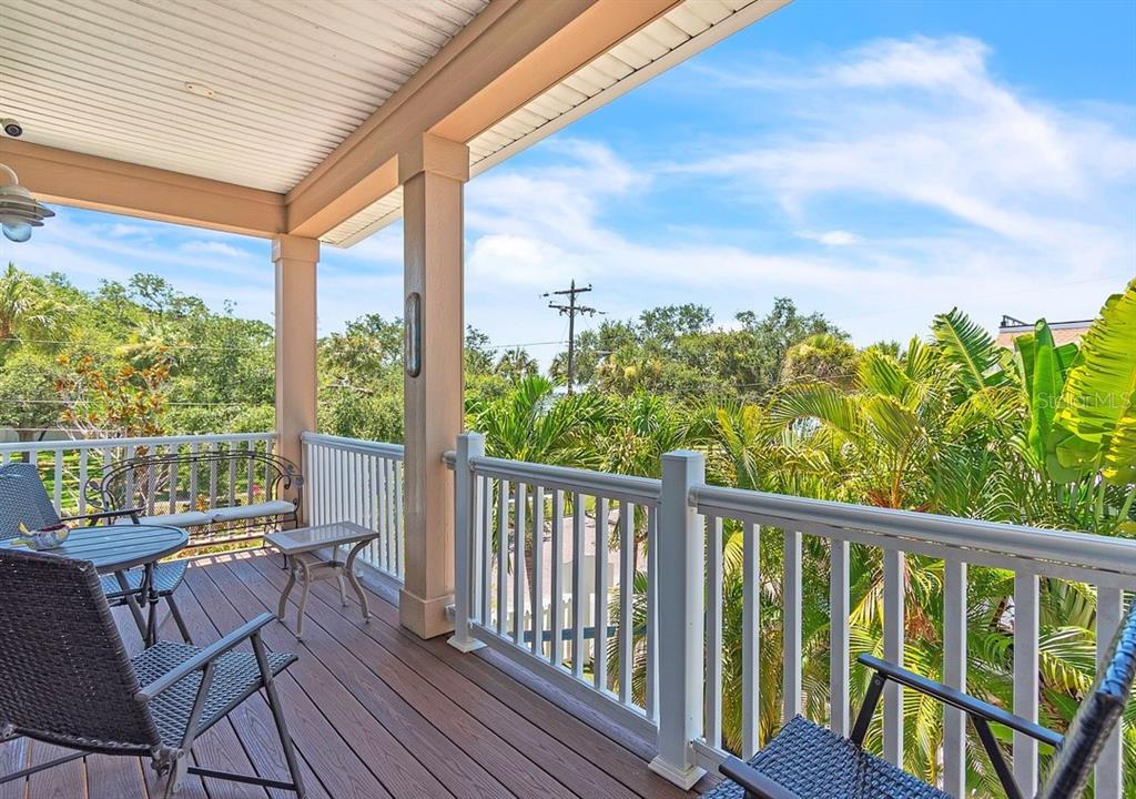Balcony deck