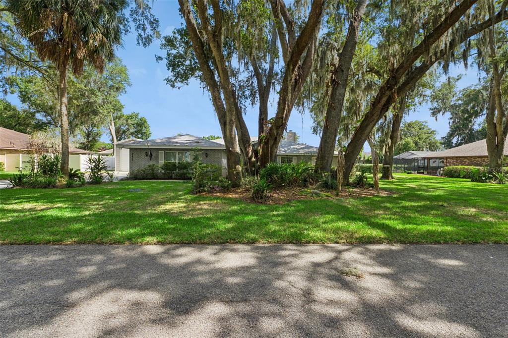 Property for sale at 2610 TWELVE POINT DRIVE, LAKELAND, FL, 33811