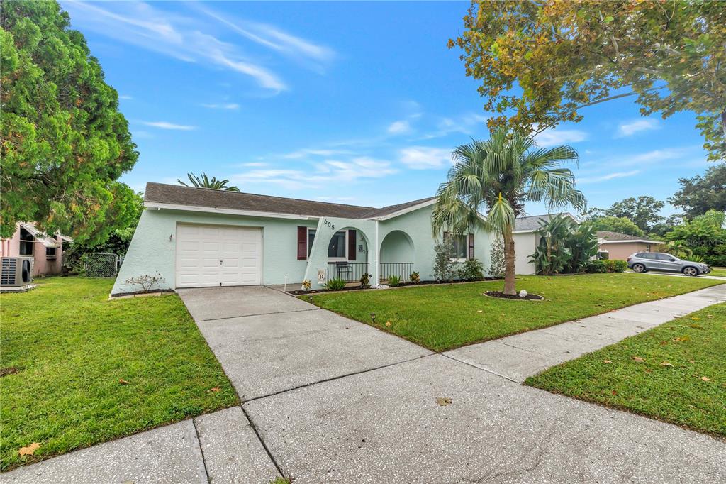 Property for sale at 605 5TH AVENUE SE, LARGO, FL, 33771