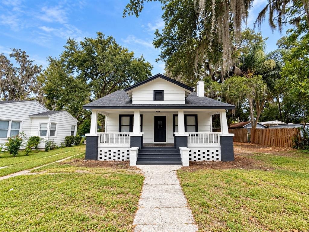 Property for sale at 1212 OSCEOLA AVENUE, LEESBURG, FL, 34748