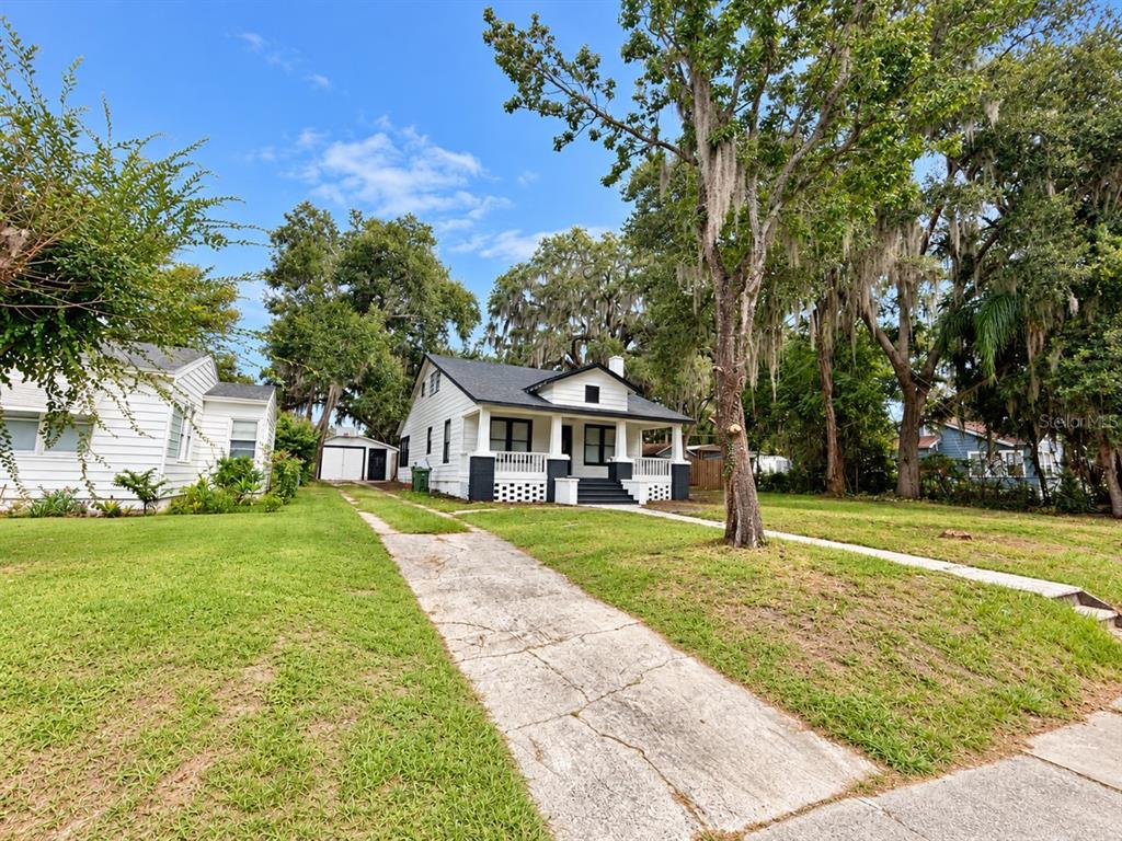 Property for sale at 1212 OSCEOLA AVENUE, LEESBURG, FL, 34748