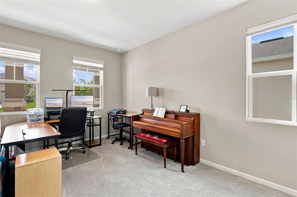 Mother-in-law suite den area
