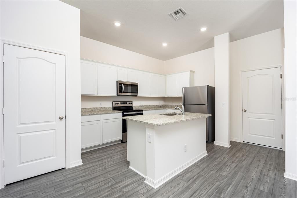 Property for sale at 678 POPPY LANE, DUNDEE, FL, 33838