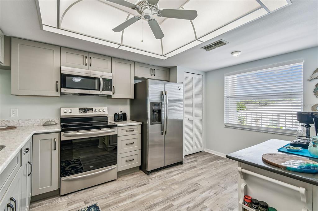 Property for sale at 7301 29TH AVE DR W UNIT 202, BRADENTON, FL, 34209