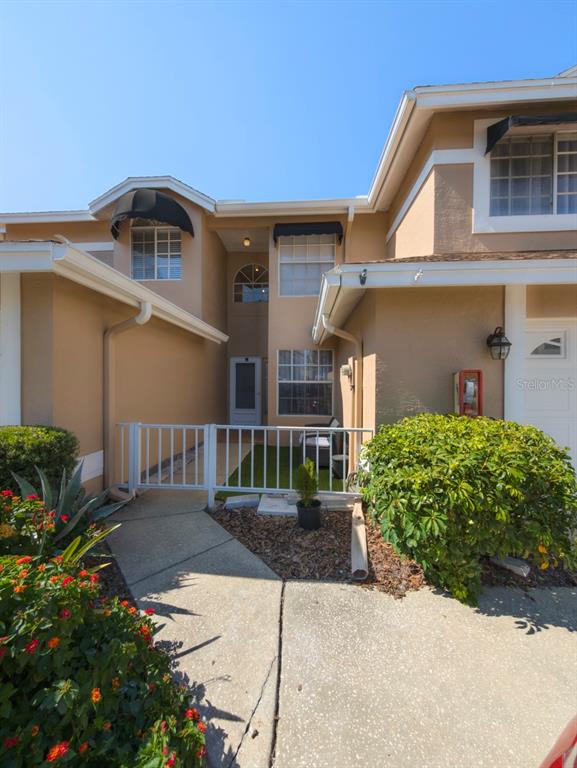 Stop the car! This is a beautiful townhome