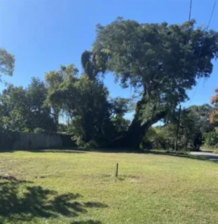 Beautiful Street View vacant Land