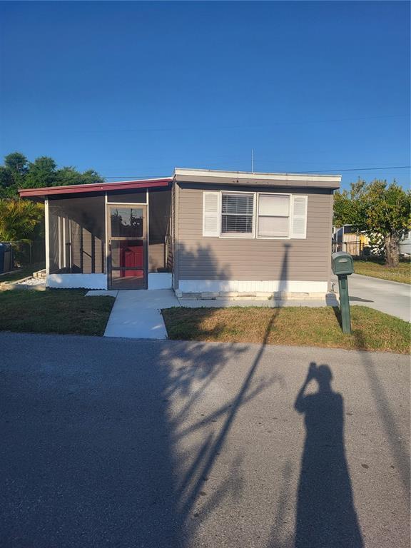 Property for sale at 6580 SEMINOLE BOULEVARD UNIT 424, SEMINOLE, FL, 33772