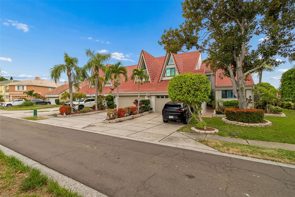 Property for sale at 820 SYMPHONY ISLES BOULEVARD, APOLLO BEACH, FL, 33572