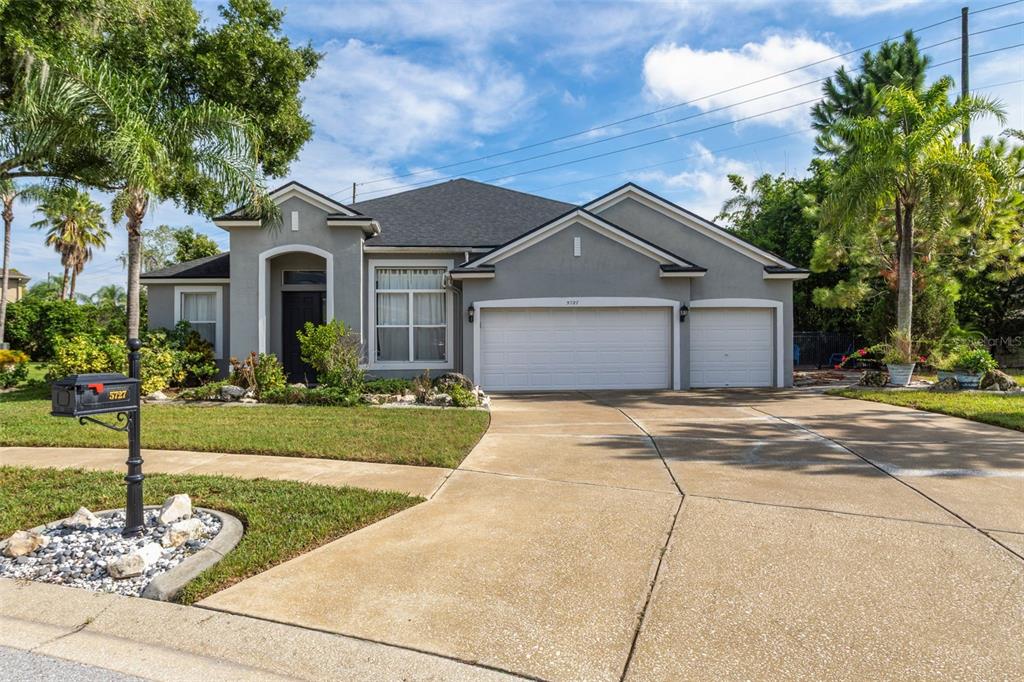 Property for sale at 5727 GOLDEN OWL LOOP, LAND O LAKES, FL, 34638