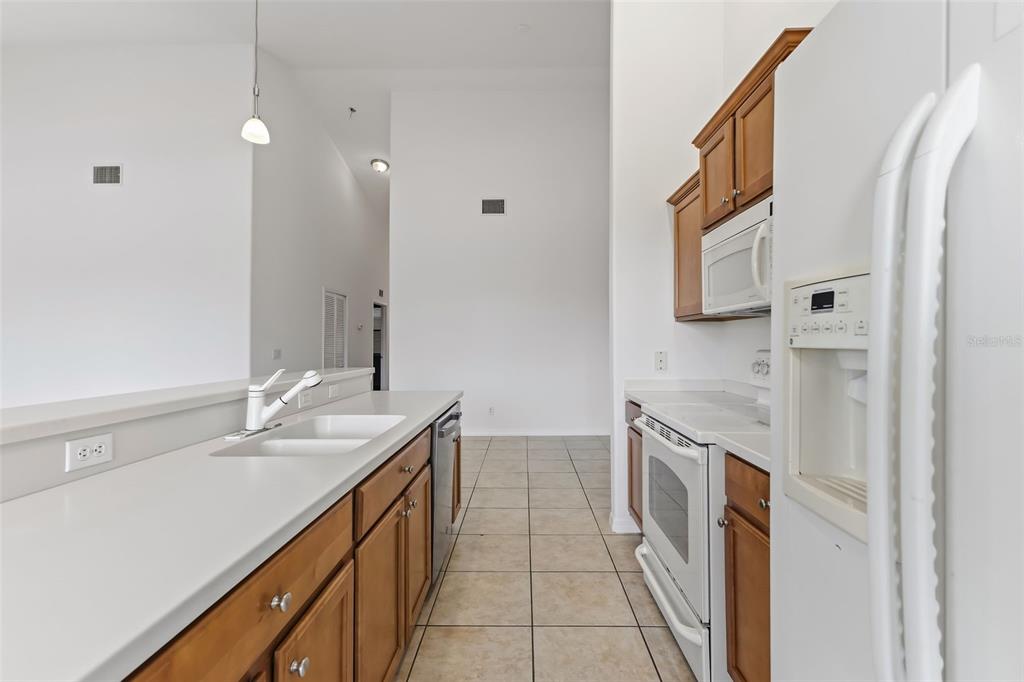 Property for sale at 1003 FAIRWAYCOVE LANE UNIT 207, BRADENTON, FL, 34212