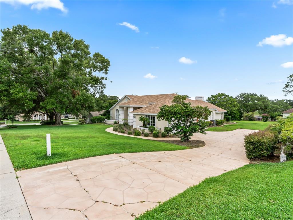 Long private driveway