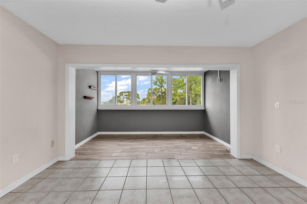 Living room 20x13