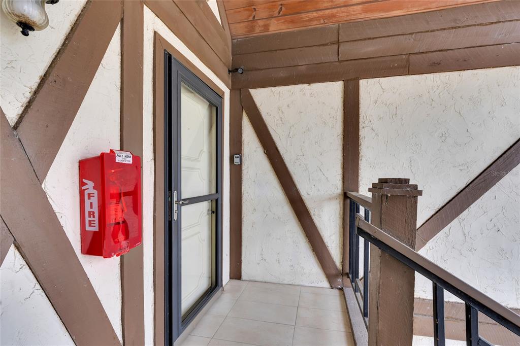 Storm Door with Screen
