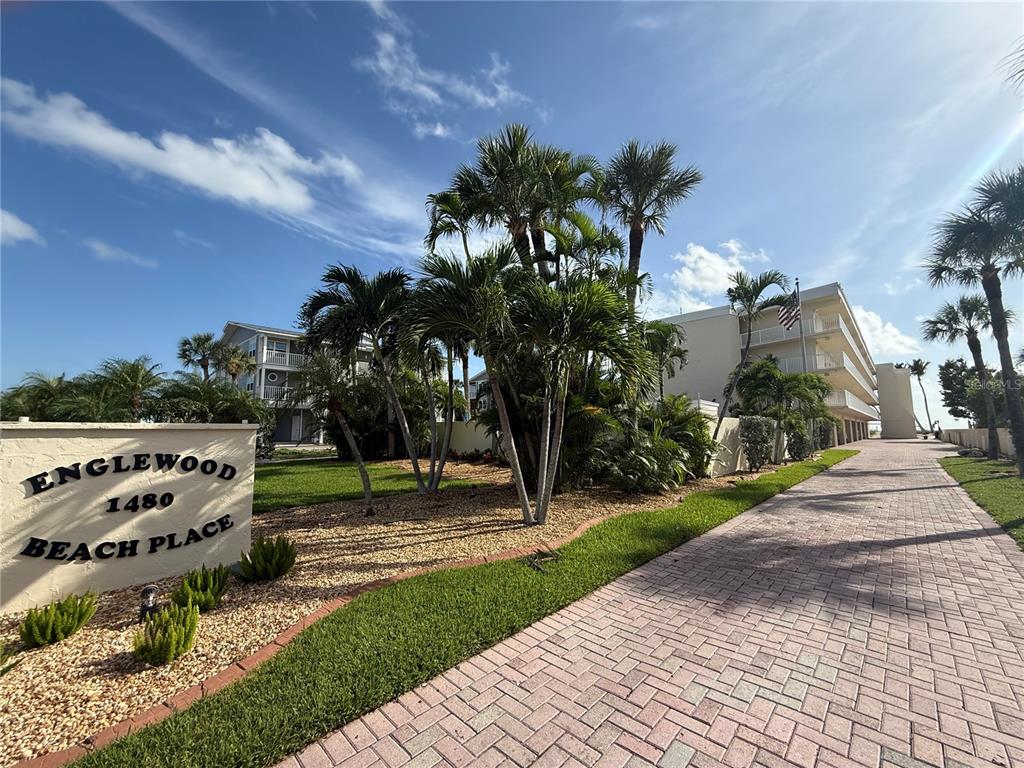 ENGLEWOOD BEACH CONDOS ENTRANCE