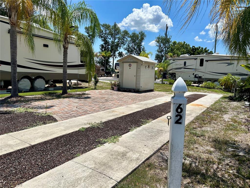 Property for sale at 2928 BIRDIE DRIVE, BOWLING GREEN, FL, 33834