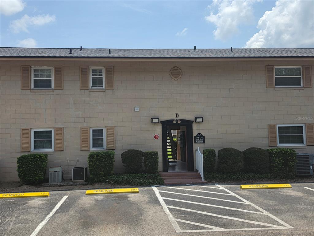 Property for sale at 1100 E CAROLINE STREET UNIT 119, TAVARES, FL, 32778