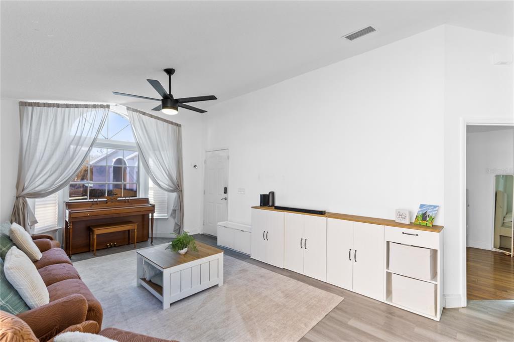 Property for sale at 421 HORIZON DRIVE, WINTER SPRINGS, FL, 32708