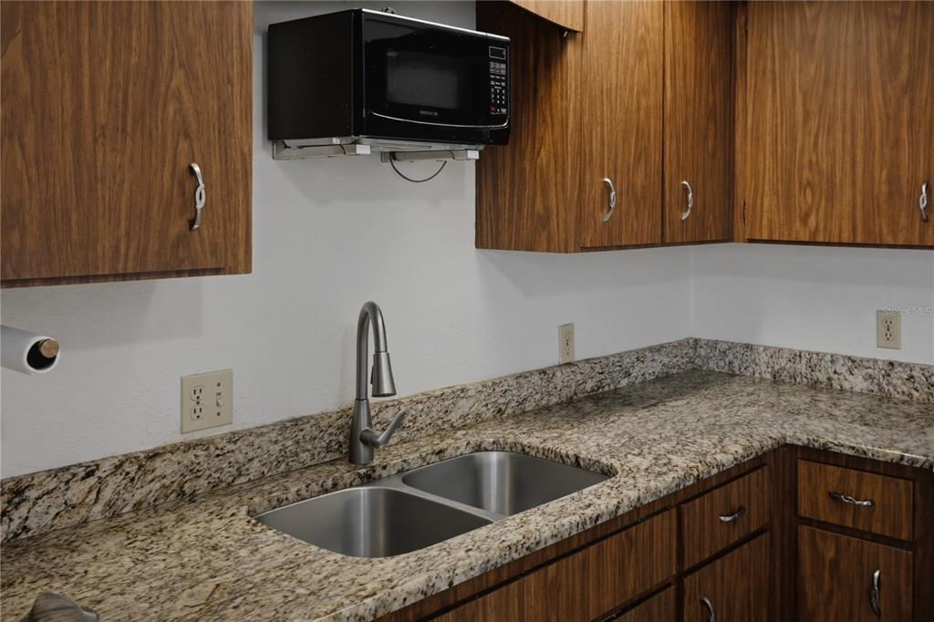 Property for sale at 101 LAKE HUNTER DRIVE UNIT 11, LAKELAND, FL, 33803