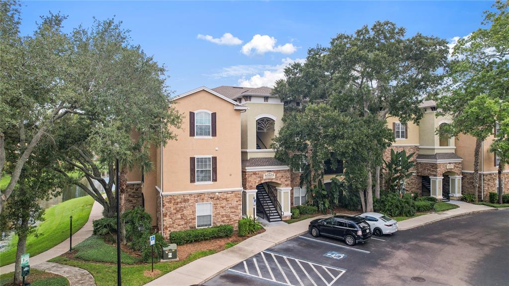 Property for sale at 10105 COURTNEY OAKS CIRCLE UNIT 203, TAMPA, FL, 33619