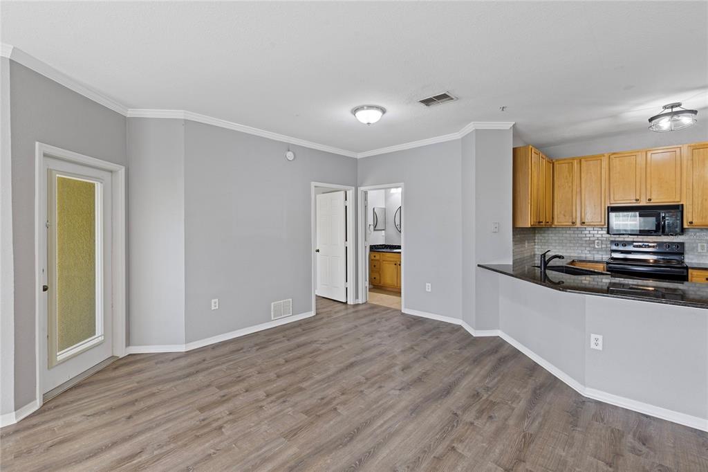 Property for sale at 10105 COURTNEY OAKS CIRCLE UNIT 203, TAMPA, FL, 33619