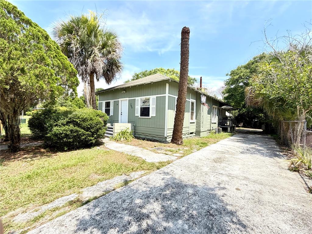 Property for sale at 209 AVENUE C NE, WINTER HAVEN, FL, 33881