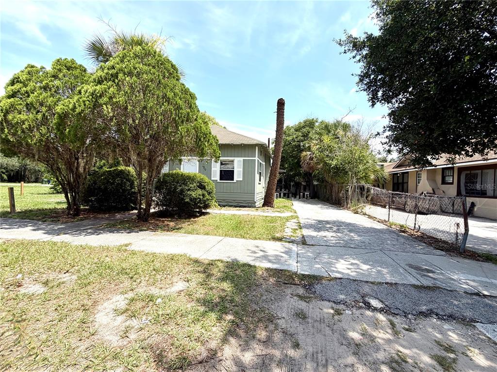 Property for sale at 209 AVENUE C NE, WINTER HAVEN, FL, 33881