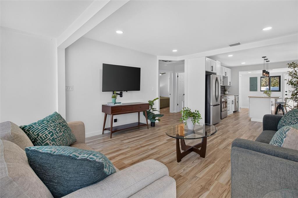 Spacious living room