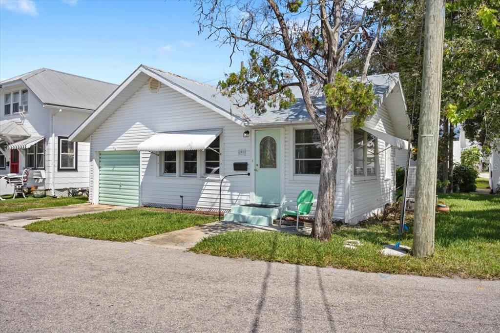 Property for sale at 9 SEMINOLE DRIVE, BRADENTON, FL, 34208
